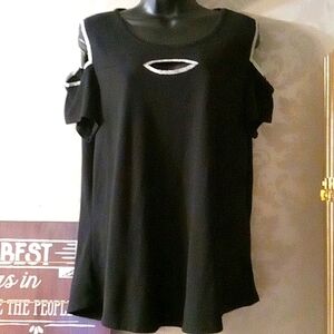 Retrology Cold Shoulder Top XL